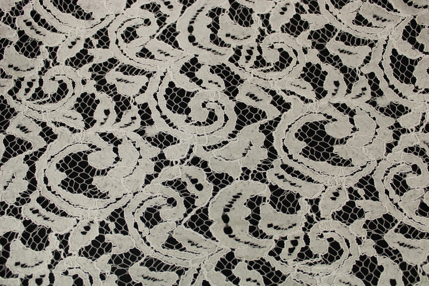 Tissu dentelle motif fleuri- beige et blanc - photo 4/4 | So Tissus