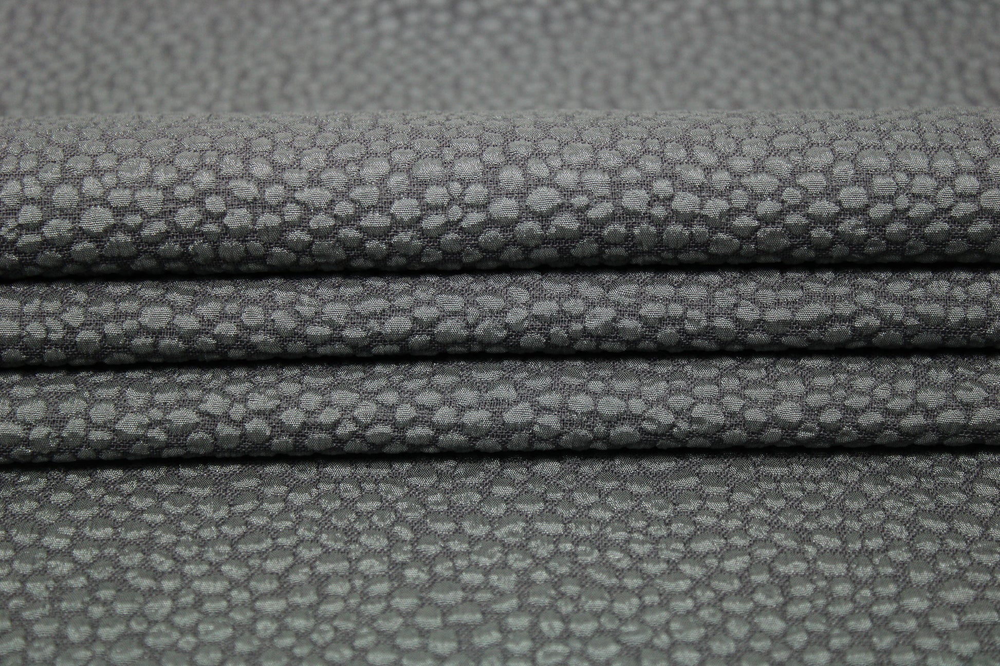Tissu crêpe gaufré tacheté - gris souris - photo 2/4 | So Tissus