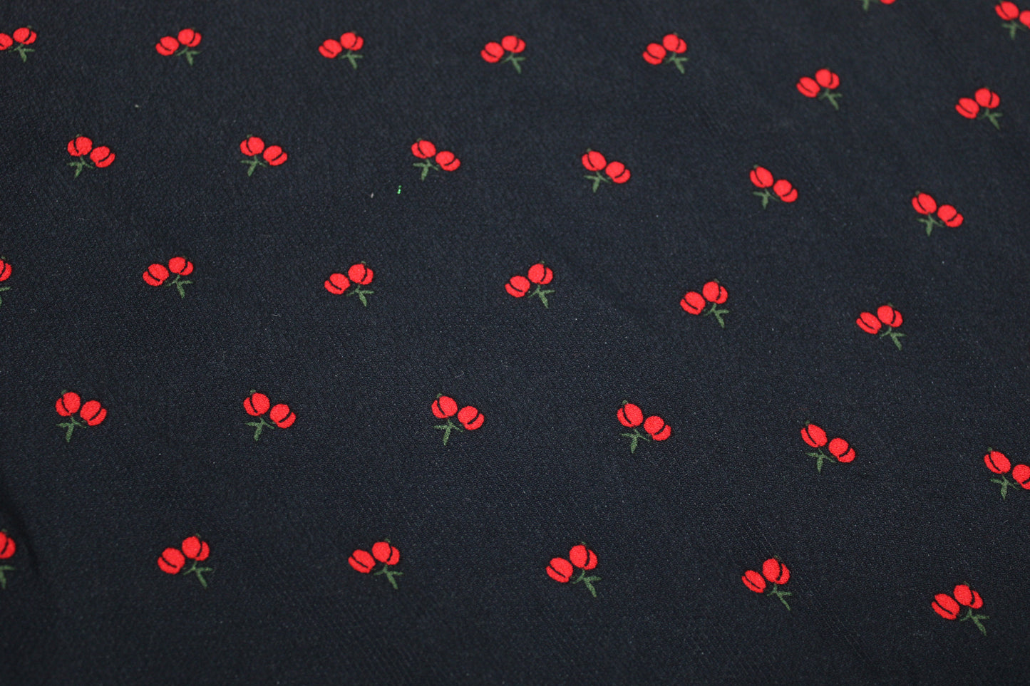Tissu crêpe viscose - imprimé cerises - photo 2/5 | So Tissus