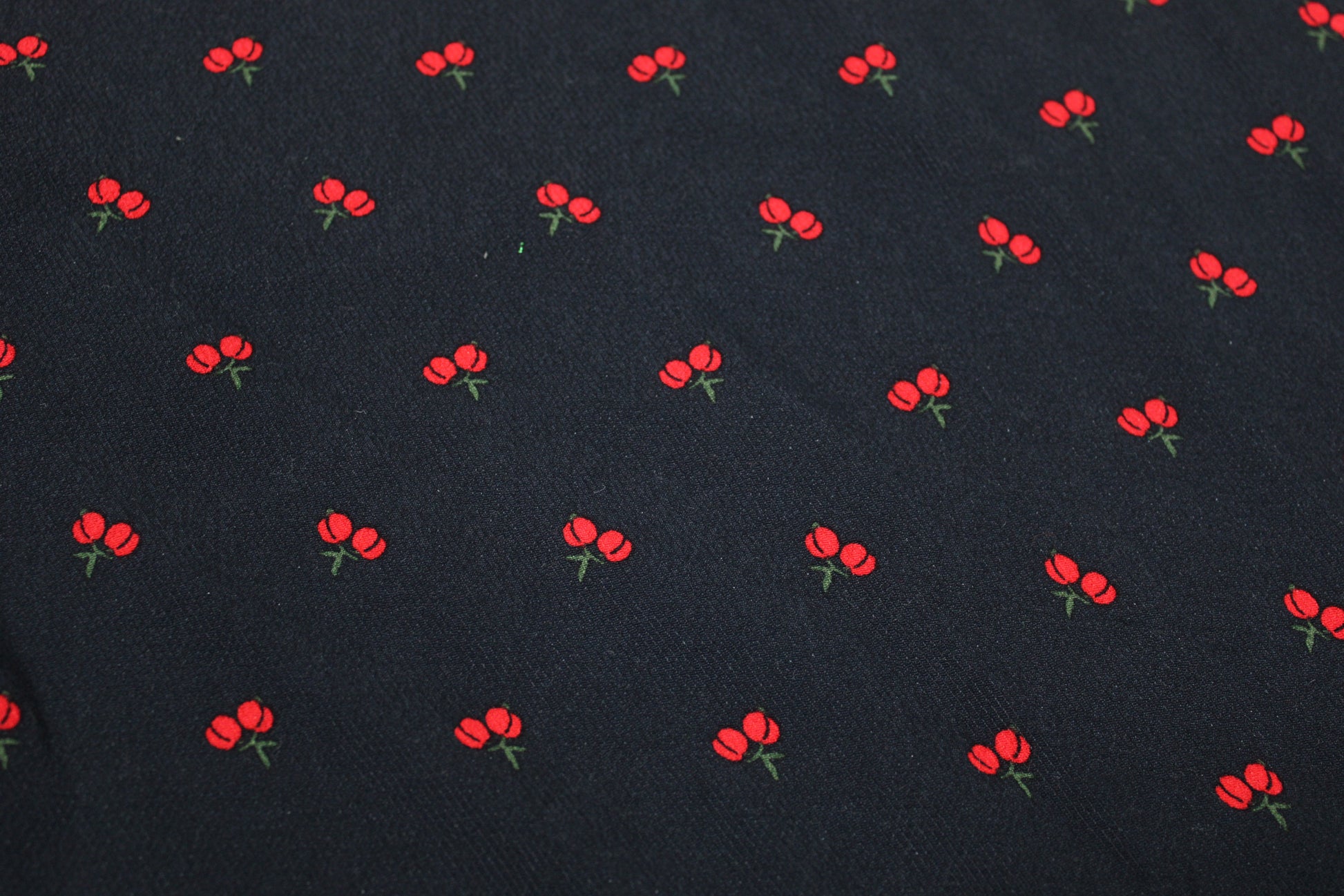 Tissu crêpe viscose - imprimé cerises - photo 2/5 | So Tissus