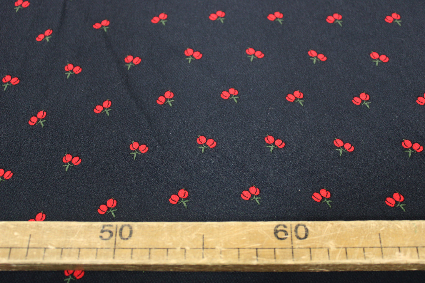 Tissu crêpe viscose - imprimé cerises - photo 4/5 | So Tissus