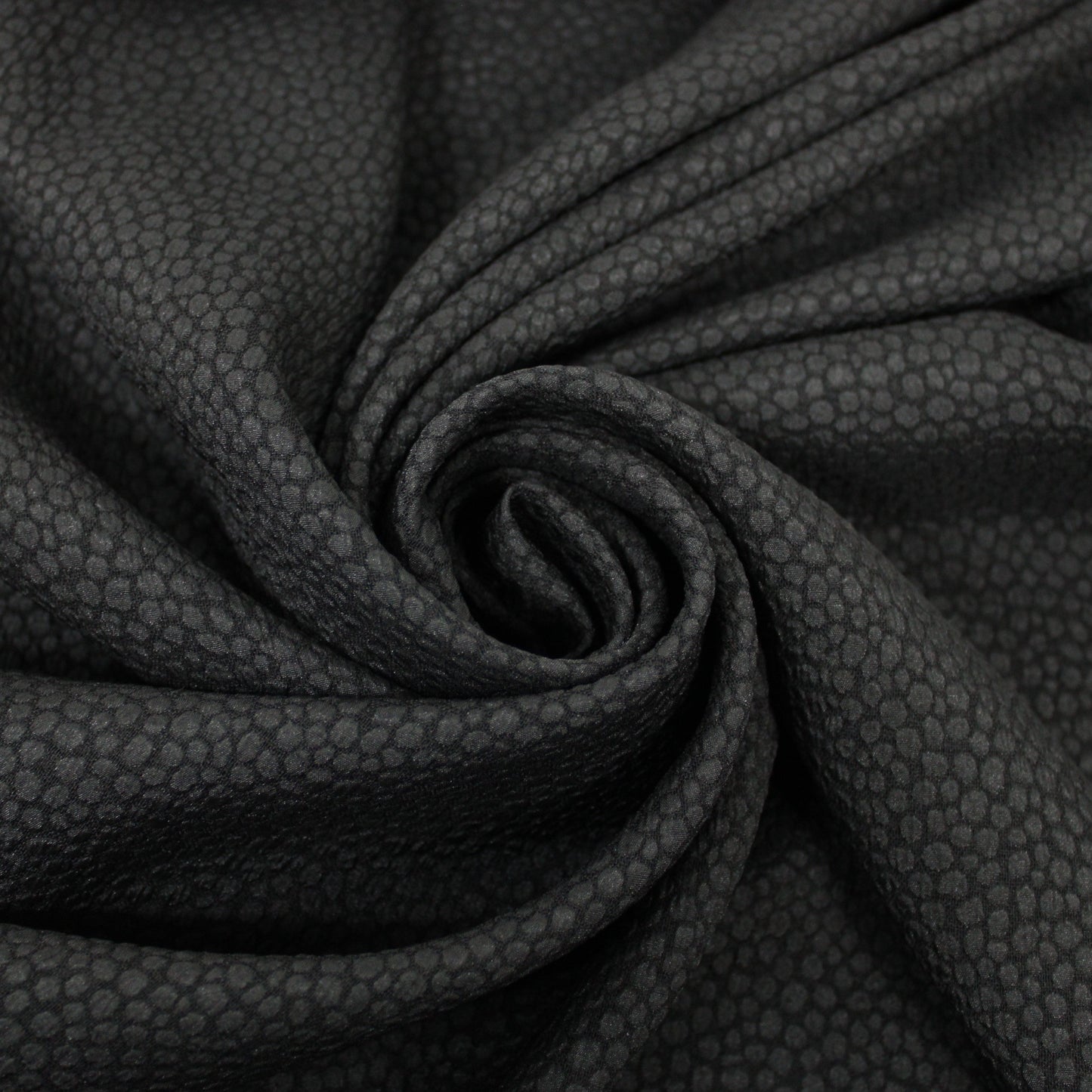 Tissu crêpe gaufré tacheté - noir - photo 1/4 | So Tissus