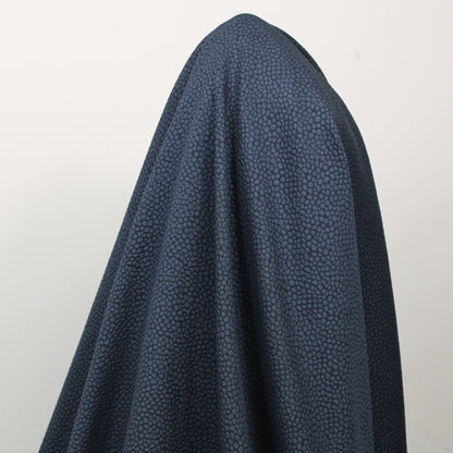 Tissu crêpe gaufré tacheté - bleu marine - photo 3/4 | So Tissus