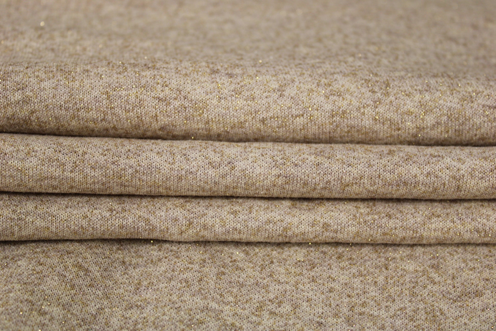 Tissu molleton fin - beige et doré - photo 2/3 | So Tissus