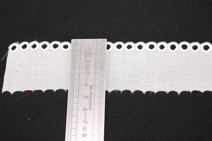 Galon - broderie anglaise blanche - motif circulaire - photo 3/3 | So Tissus