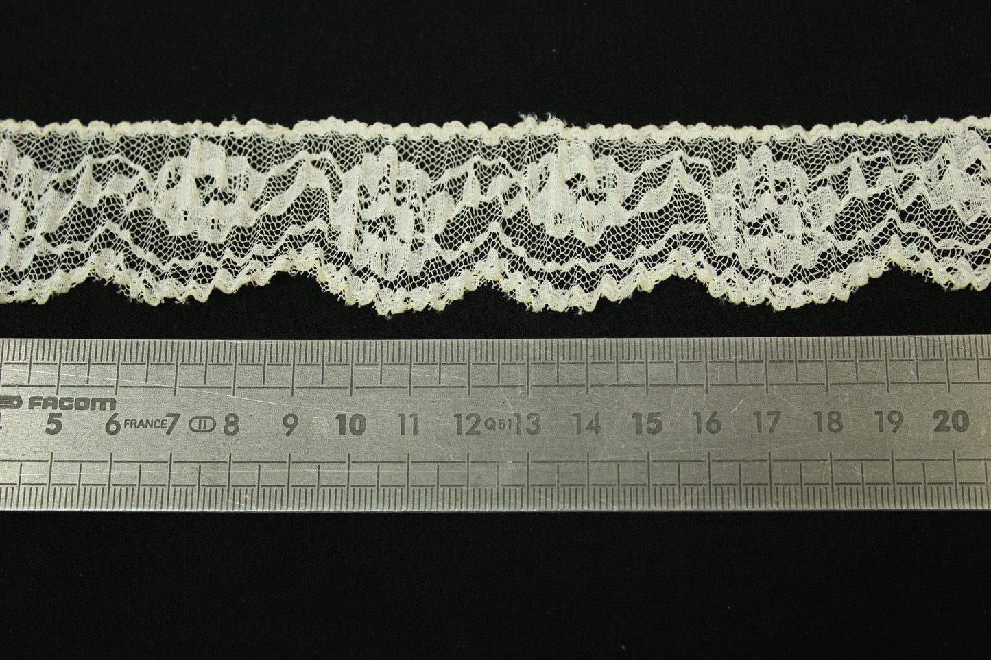 Galon - dentelle plissé - écru - photo 2/3 | So Tissus