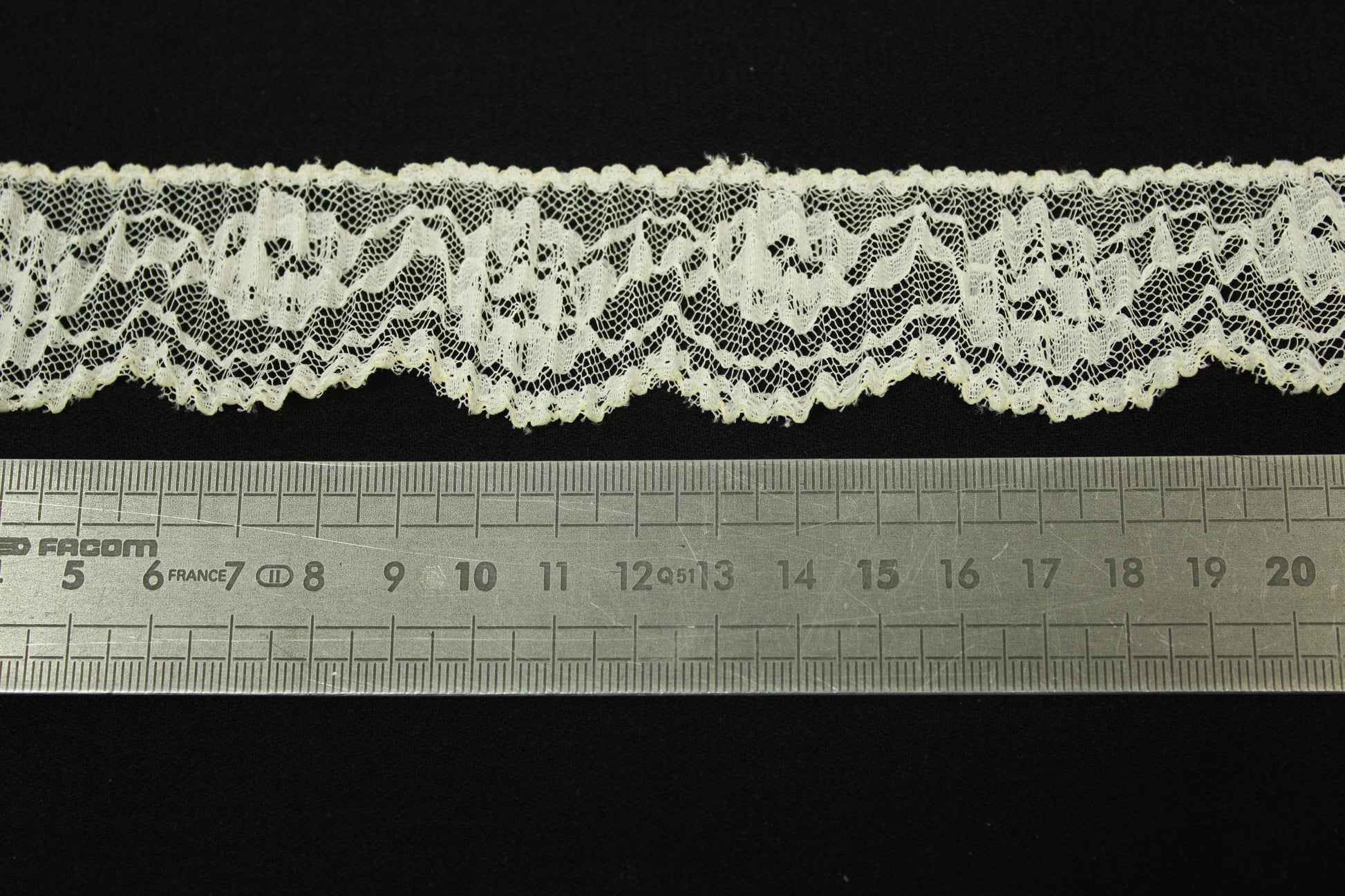 Galon - dentelle plissé - écru - photo 2/3 | So Tissus