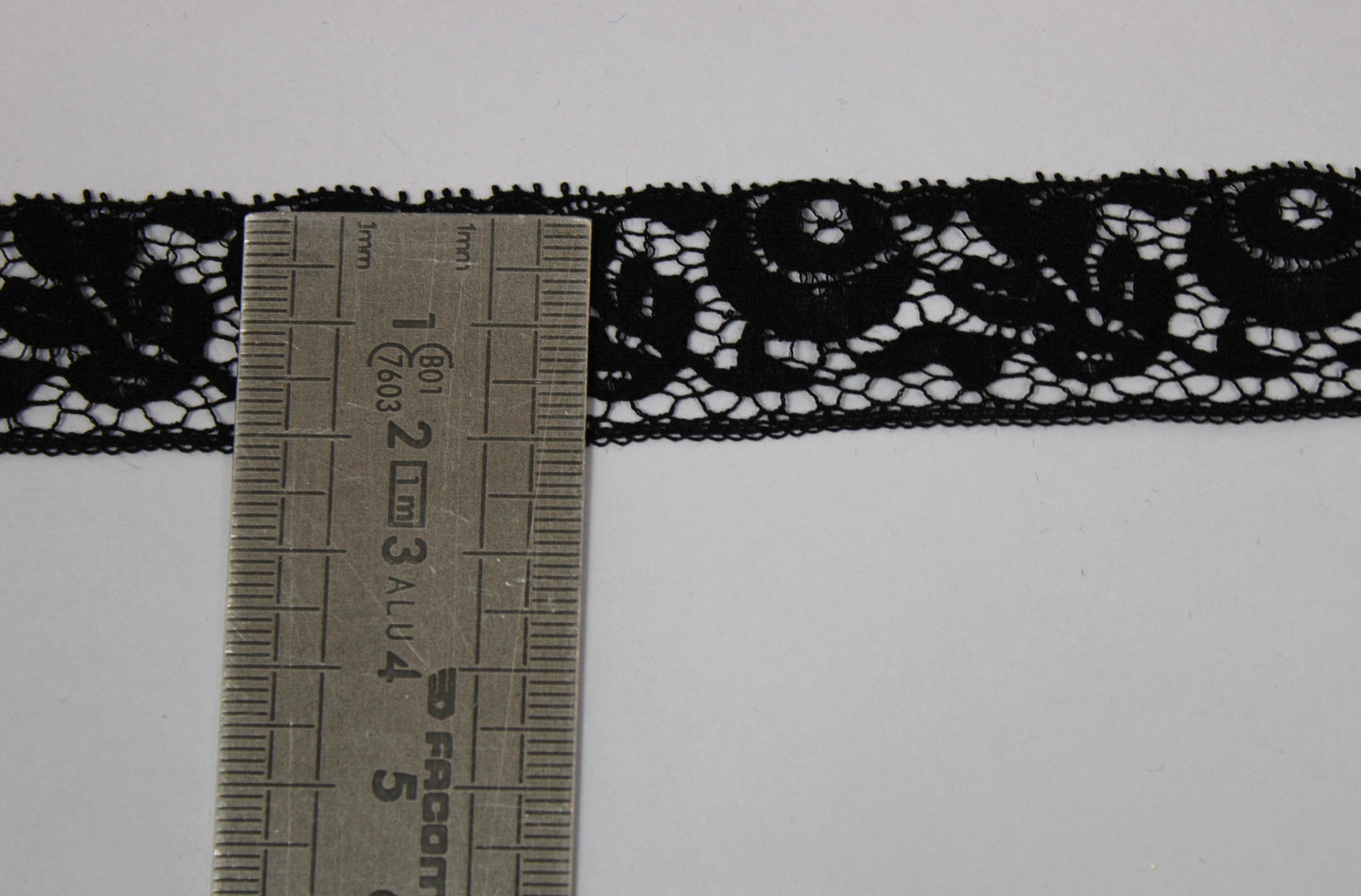 Galon - dentelle noir - photo 3/3 | So Tissus