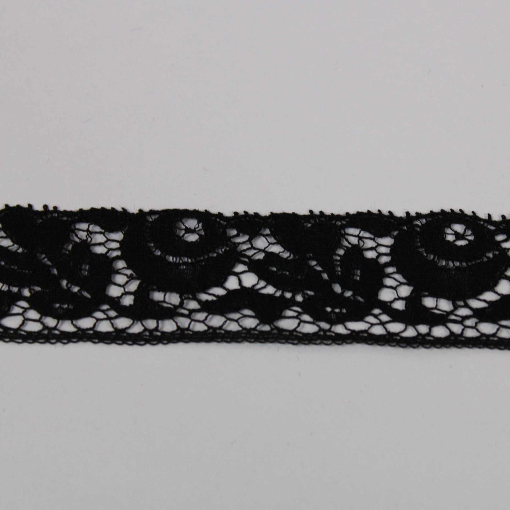Galon - dentelle noir - photo 1/3 | So Tissus