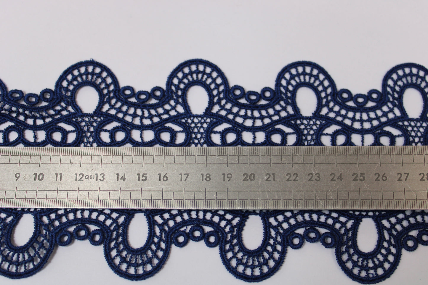 Galon - guipure bleu nuit - motif arabesque - photo 2/3 | So Tissus