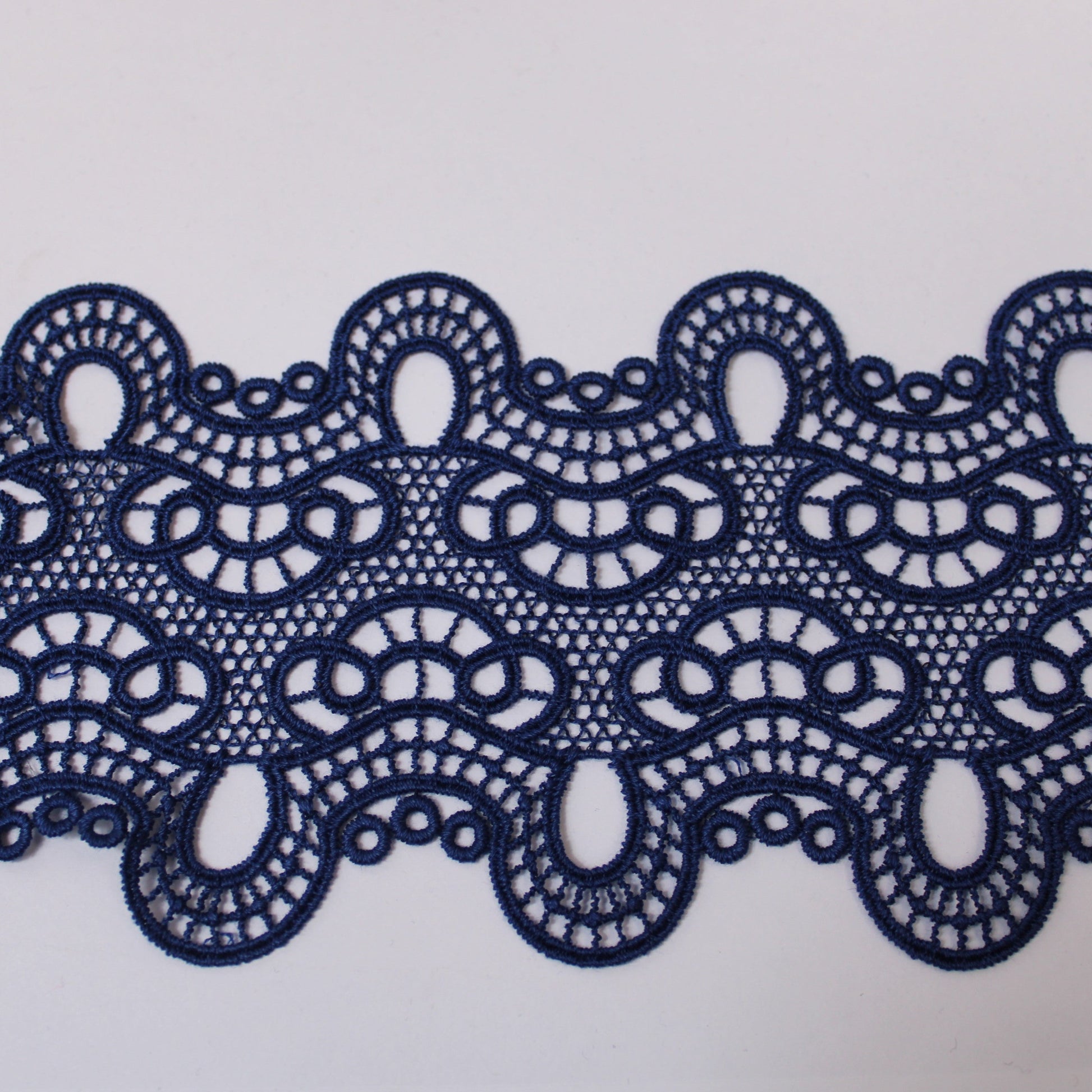 Galon - guipure bleu nuit - motif arabesque - photo 1/3 | So Tissus
