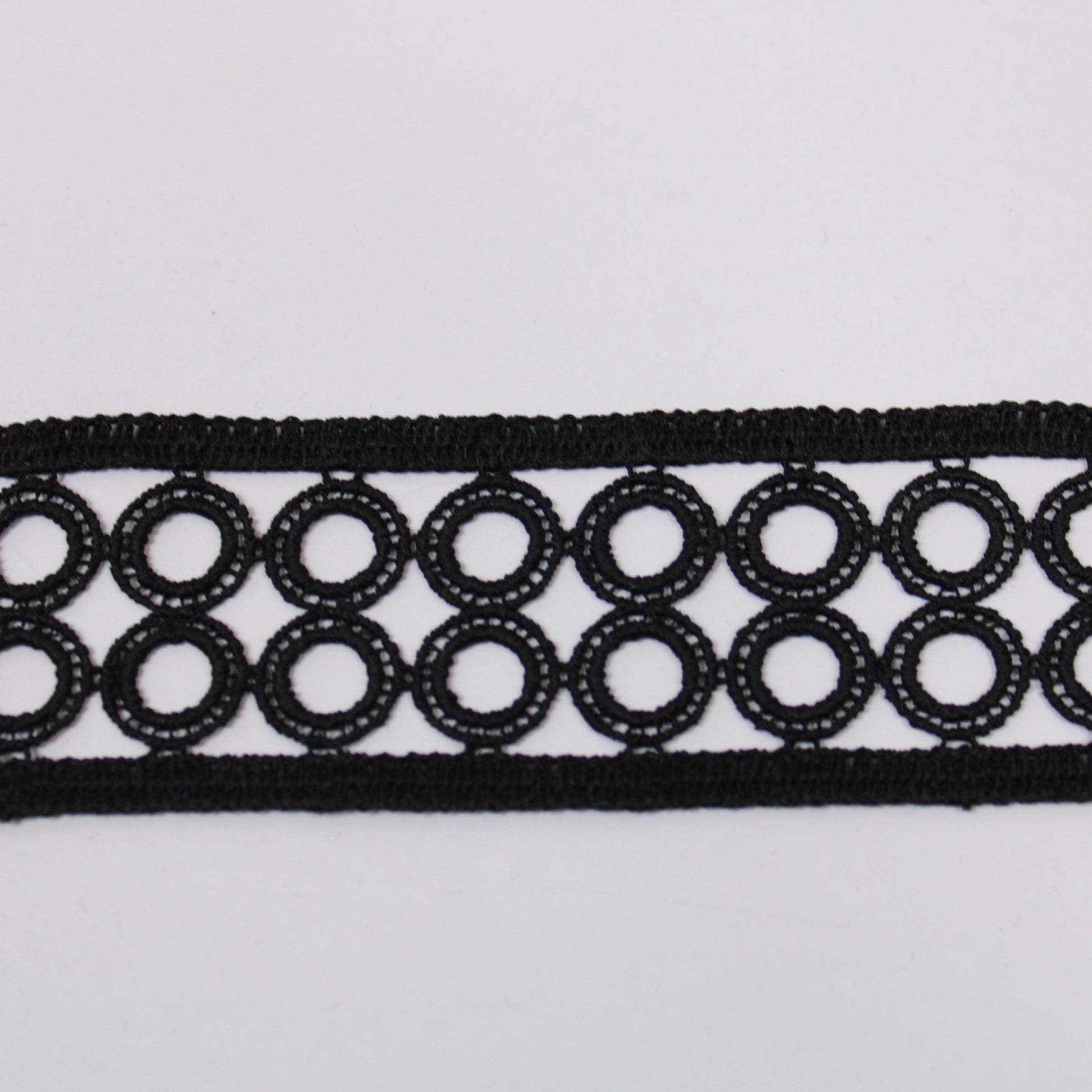 Galon - guipure noir - motif circulaire - photo 1/3 | So Tissus