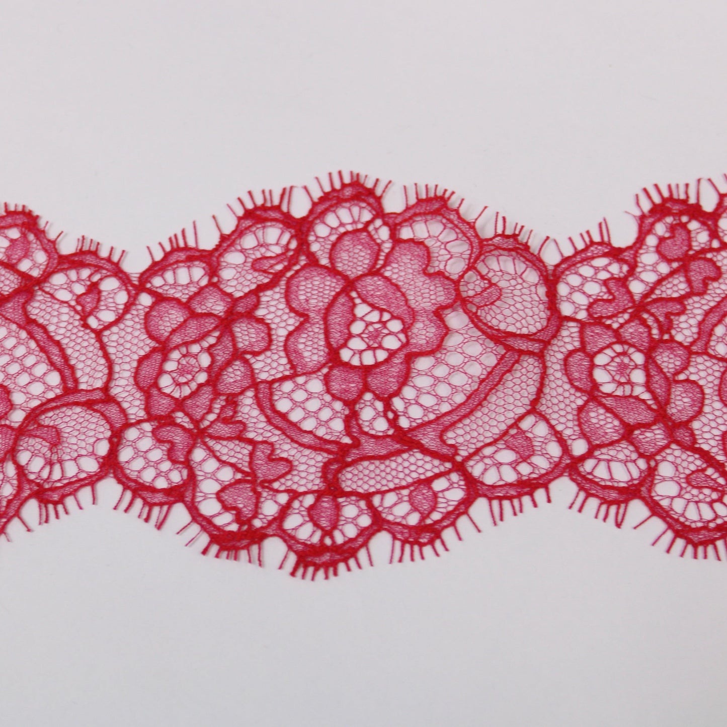 Galon - dentelle rouge framboise - photo 1/3 | So Tissus