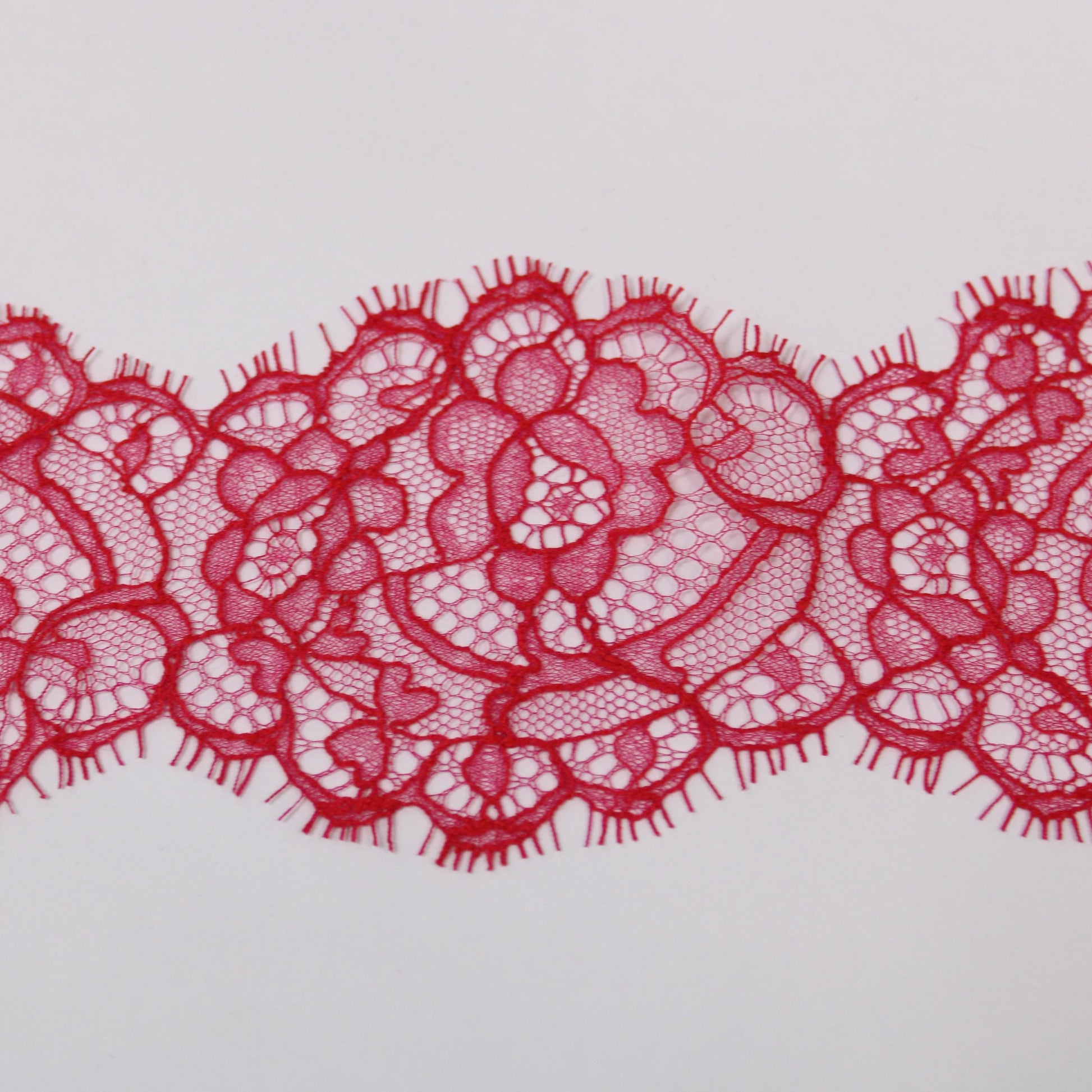 Galon - dentelle rouge framboise - photo 1/3 | So Tissus