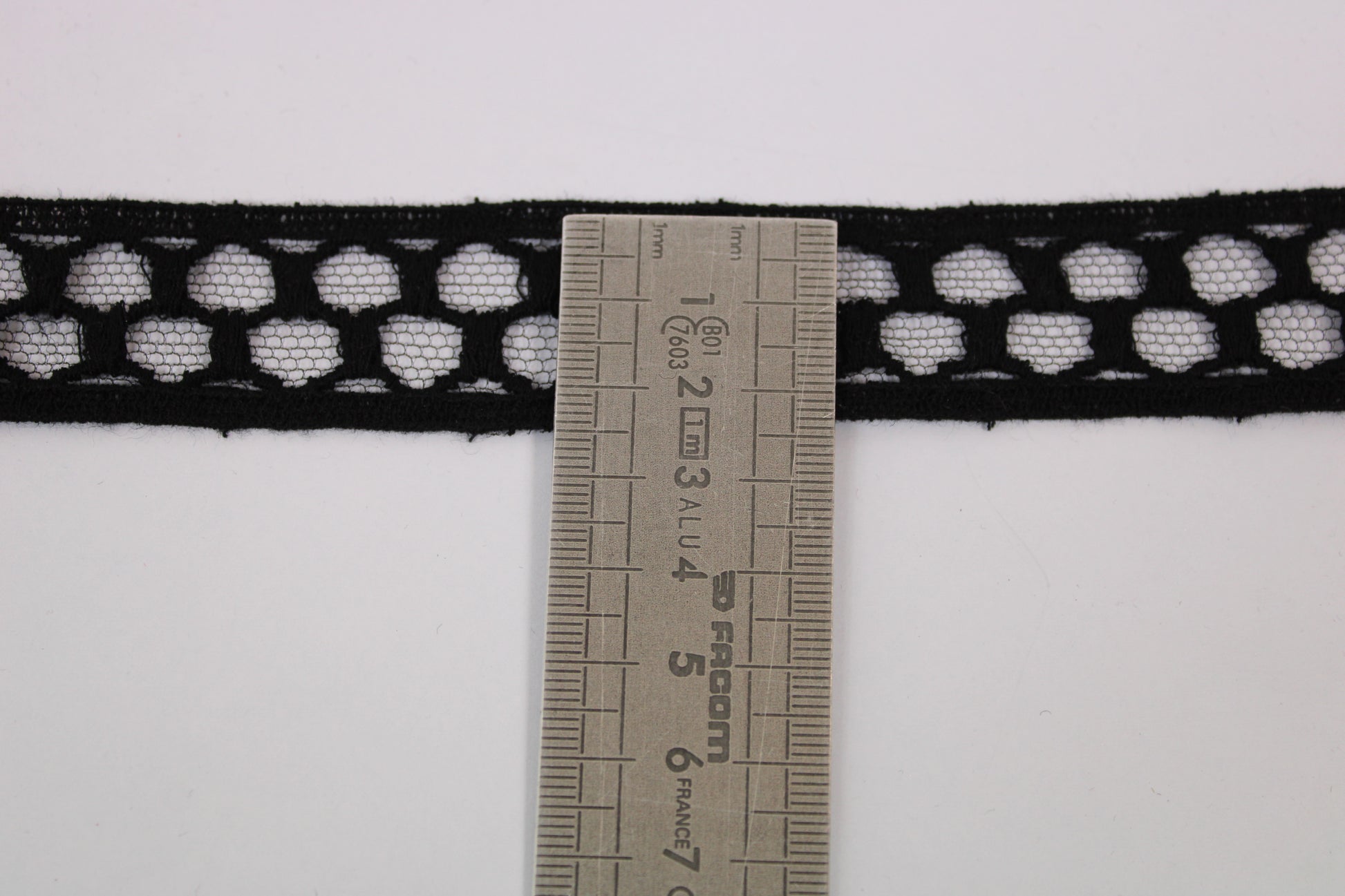 Galon - guipure noire - motif circulaire - photo 3/3 | So Tissus