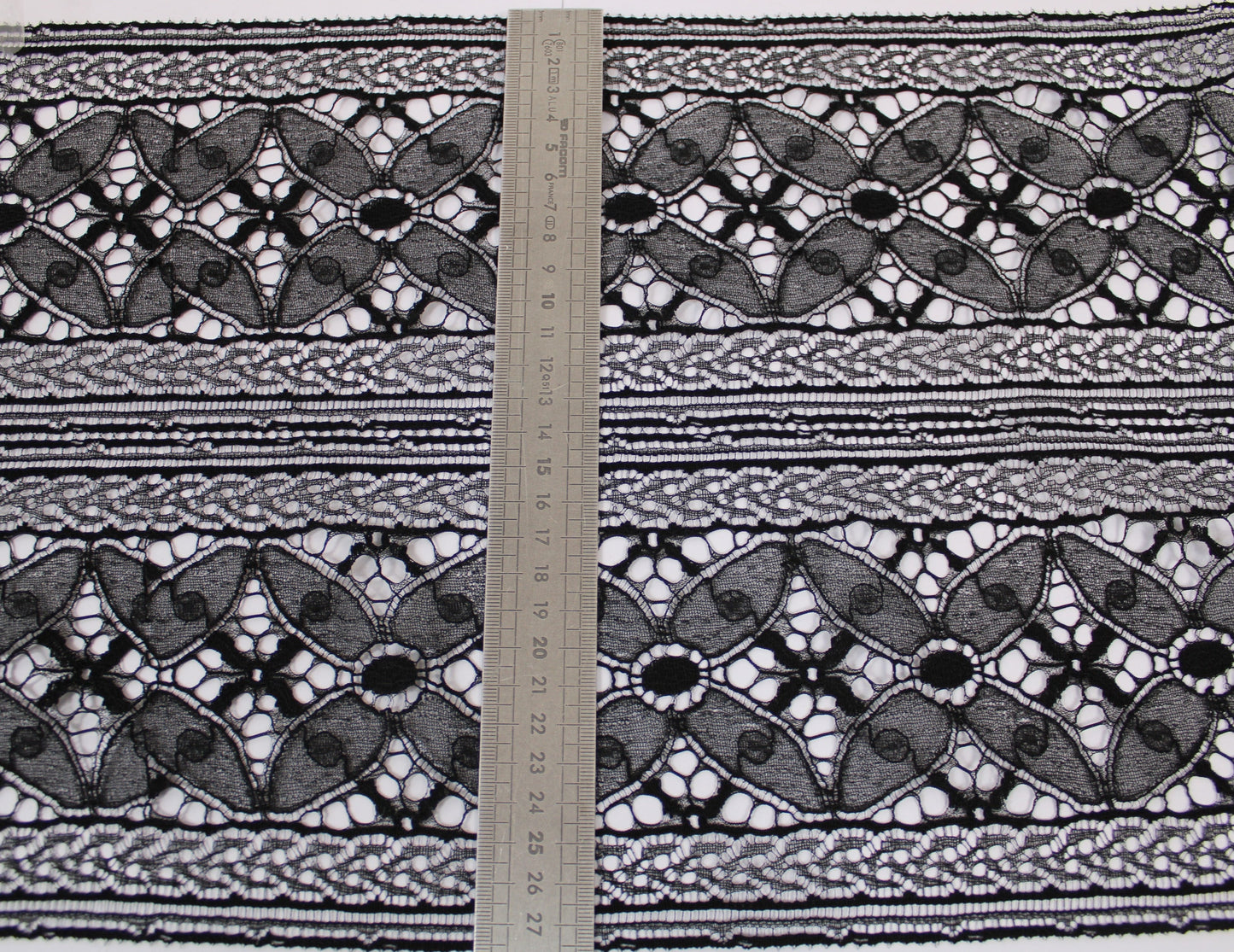Galon - dentelle noire - fleuri - photo 3/3 | So Tissus