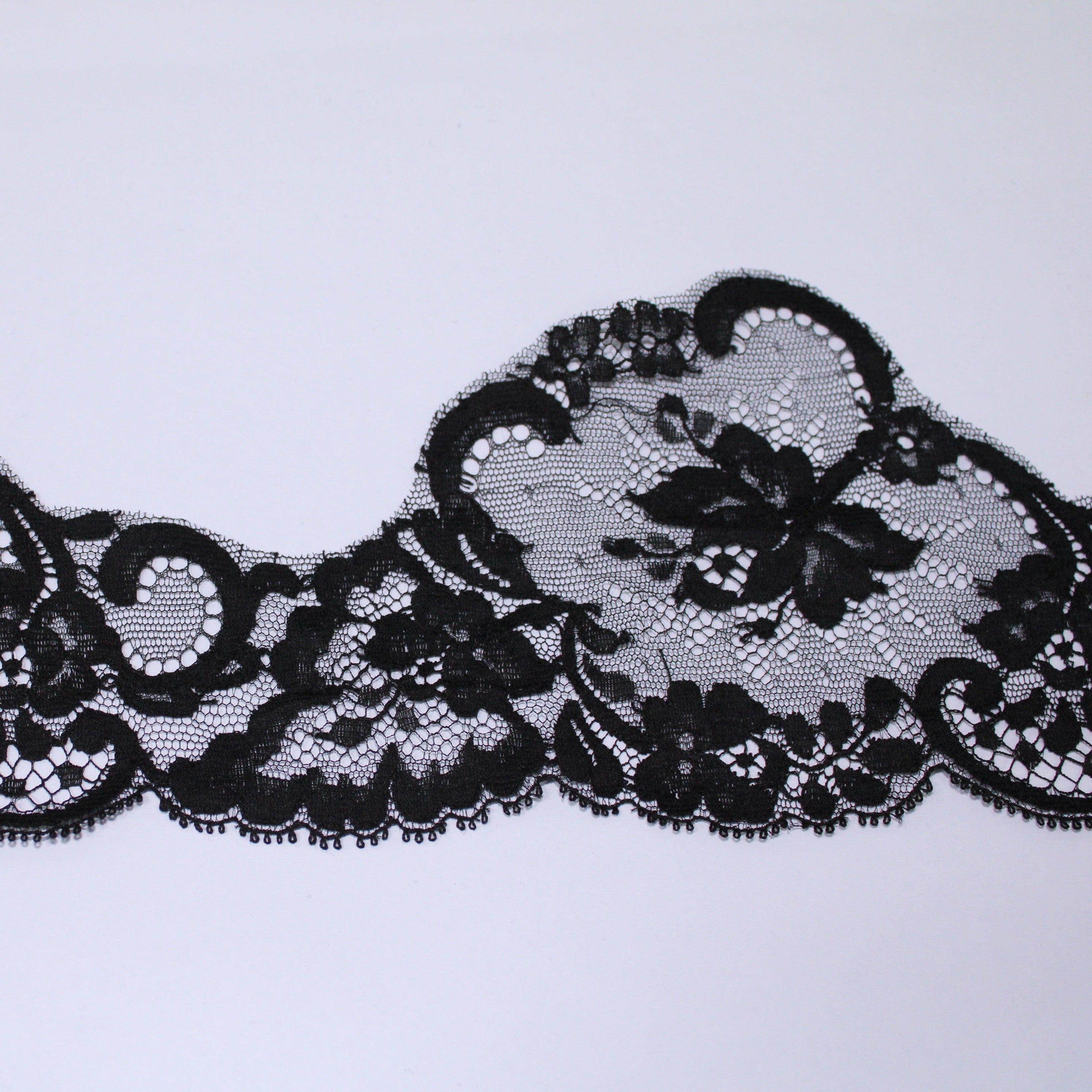 Tissu Galon dentelle élasthanne Rachel coloris Noir Tissu Galon dentelle élasthanne Rachel coloris Noir