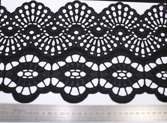 Galon - broderie anglaise noire - motif rosace - photo 2/3 | So Tissus