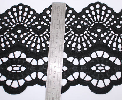Galon - broderie anglaise noire - motif rosace - photo 3/3 | So Tissus