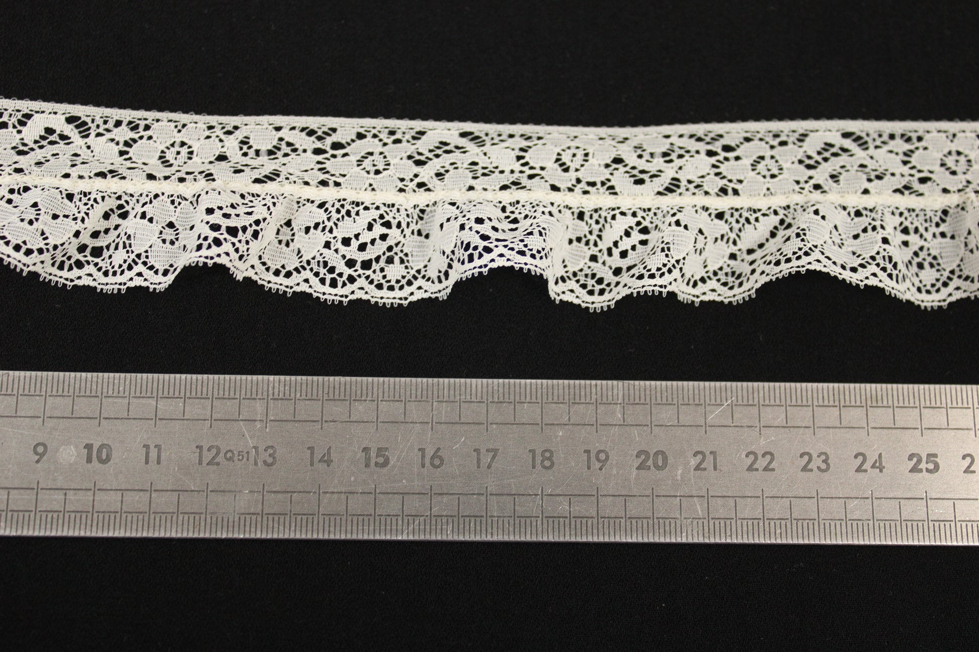 Galon - dentelle froncé ivoire - photo 2/3 | So Tissus