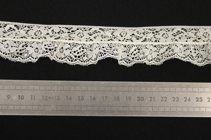 Galon - dentelle froncé ivoire - photo 2/3 | So Tissus