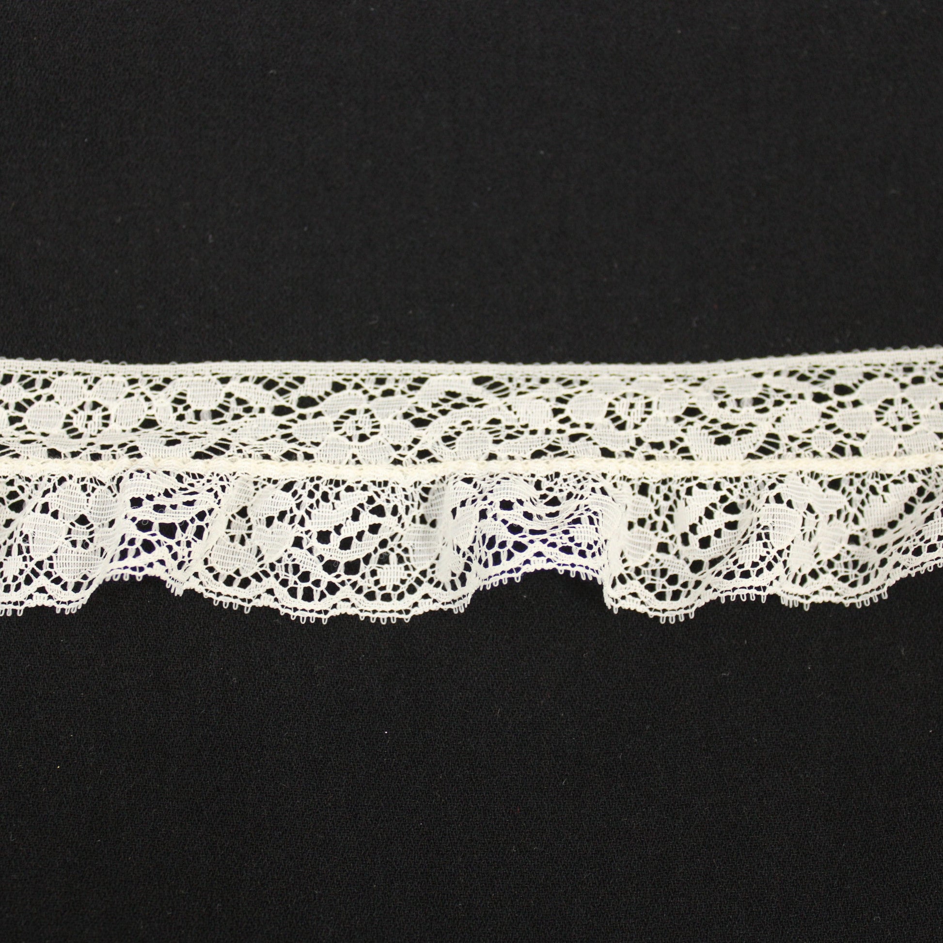 Galon - dentelle froncé ivoire - photo 1/3 | So Tissus