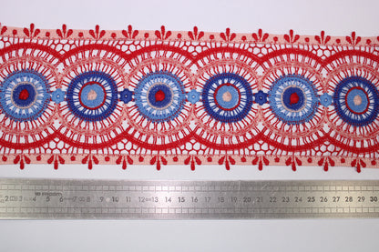 Galon - guipure motif circulaire - rouge et bleu - photo 2/3 | So Tissus