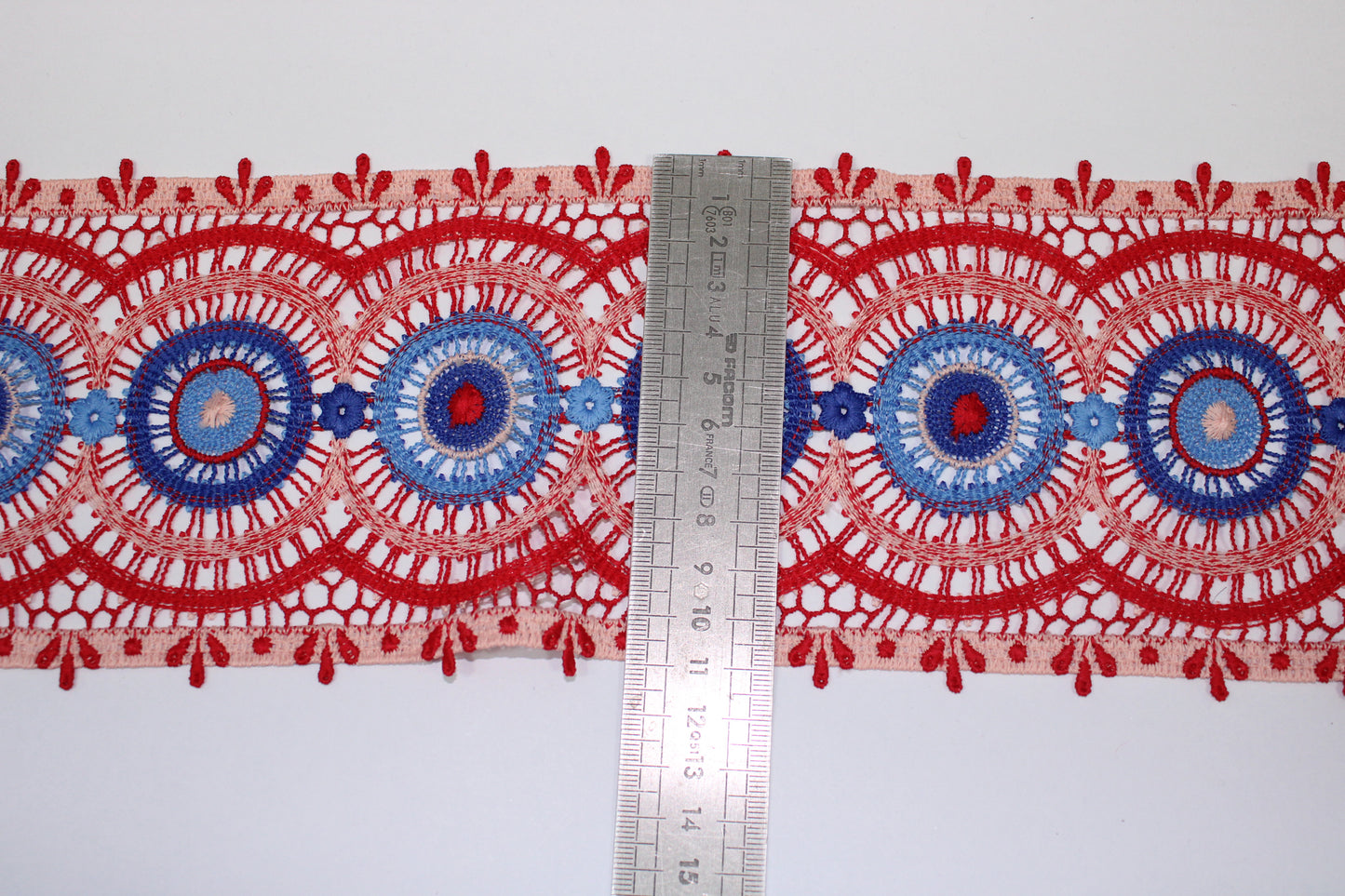 Galon - guipure motif circulaire - rouge et bleu - photo 3/3 | So Tissus