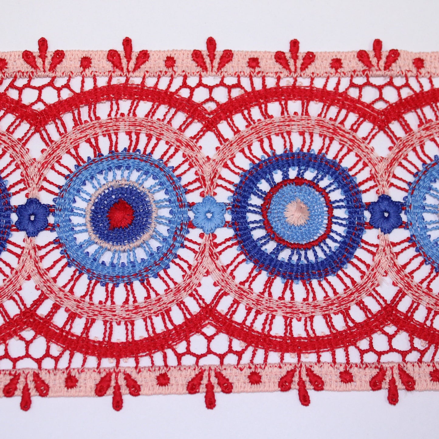 Galon - guipure motif circulaire - rouge et bleu - photo 1/3 | So Tissus