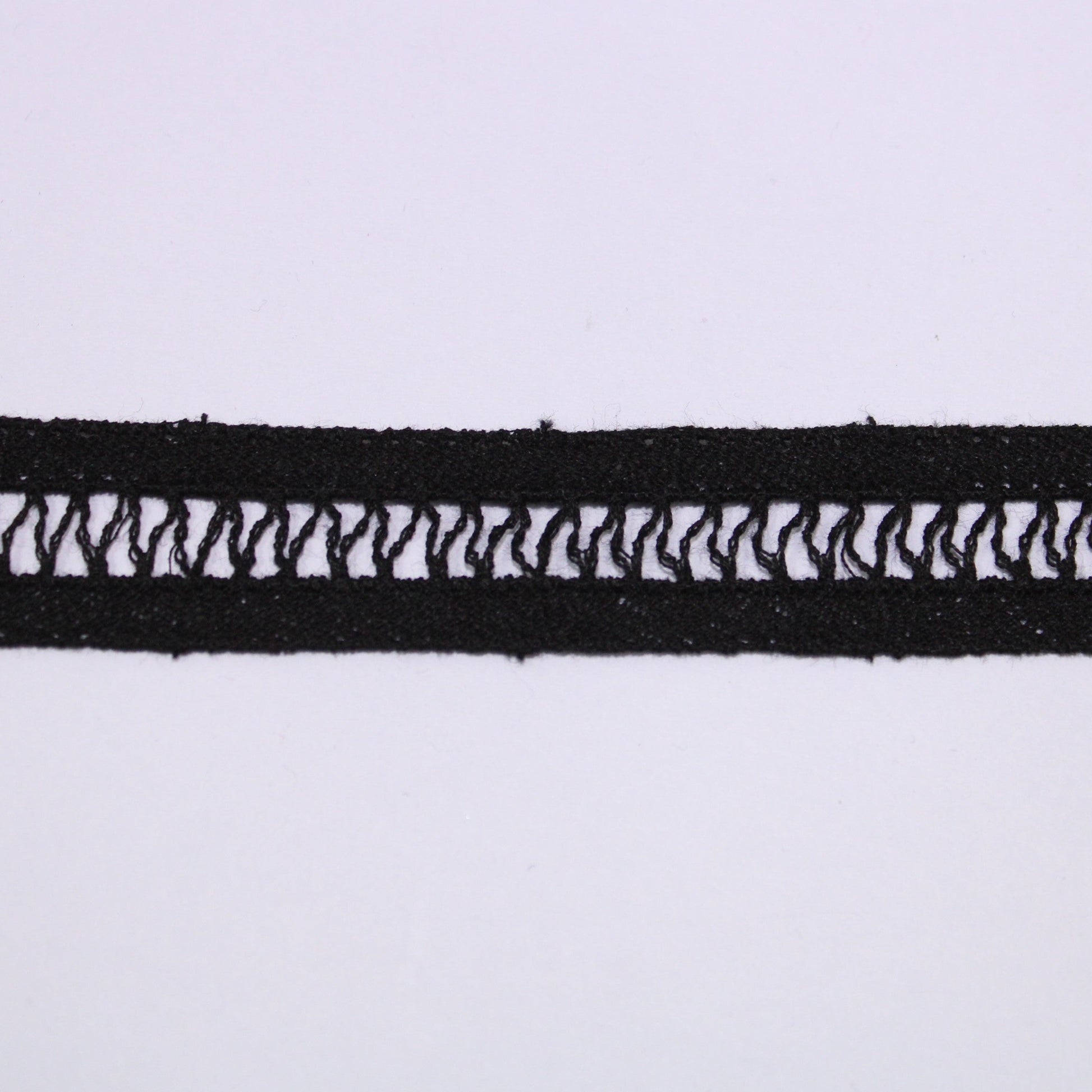 Galon - guipure noir - motif zig-zag - photo 1/3 | So Tissus