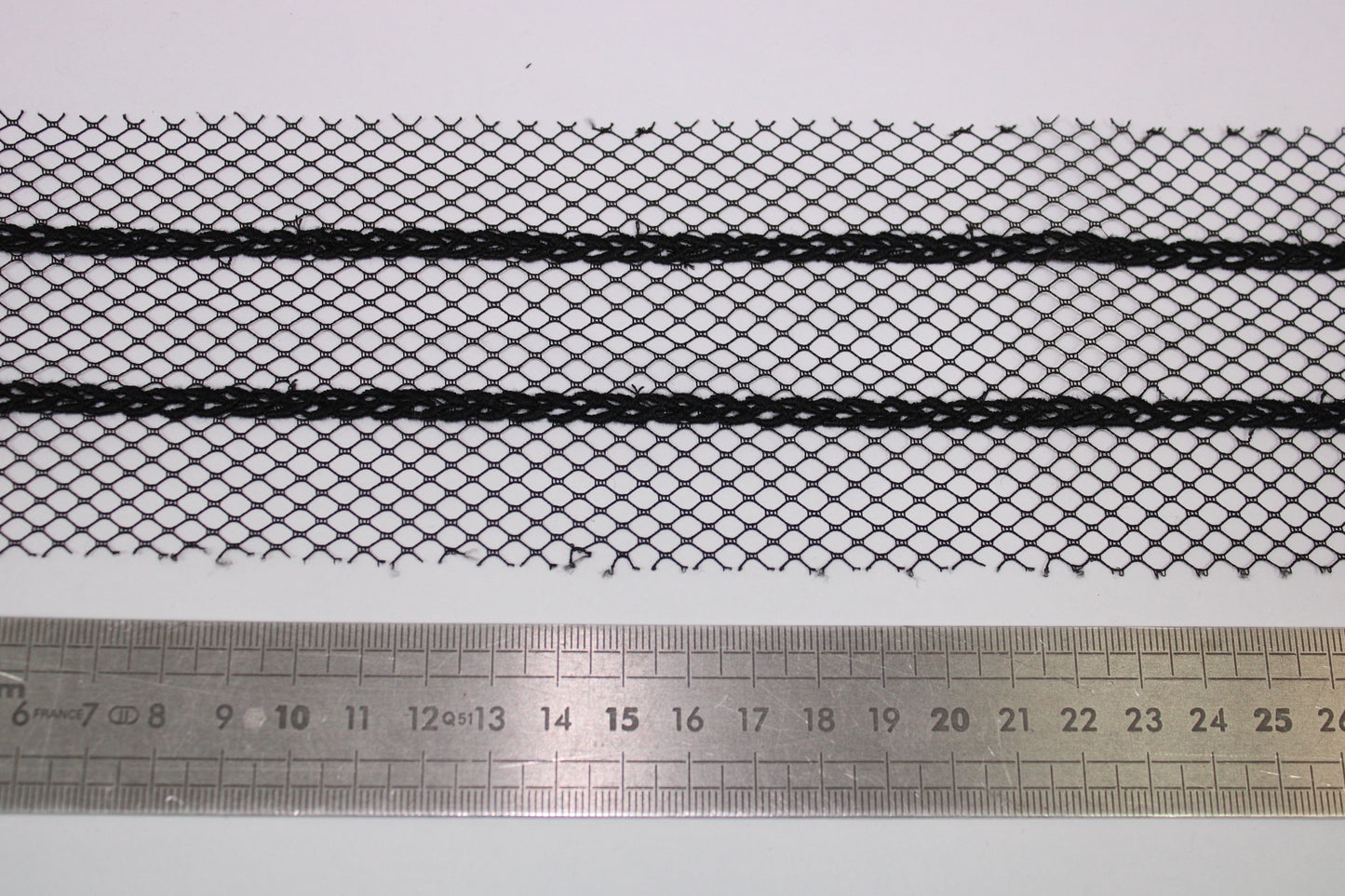 Galon - dentelle style résille noire - photo 2/3 | So Tissus