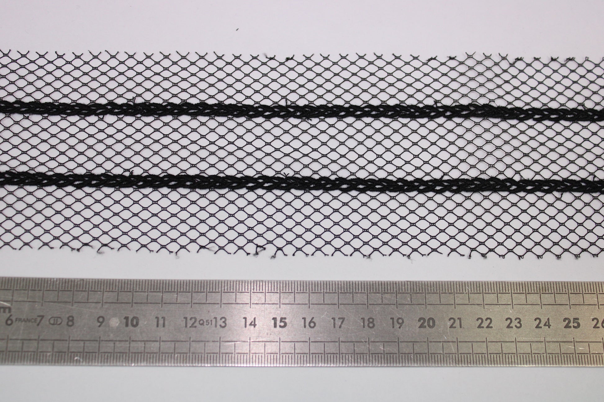 Galon - dentelle style résille noire - photo 2/3 | So Tissus