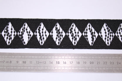 Galon - guipure noire - motif losange - photo 2/3 | So Tissus