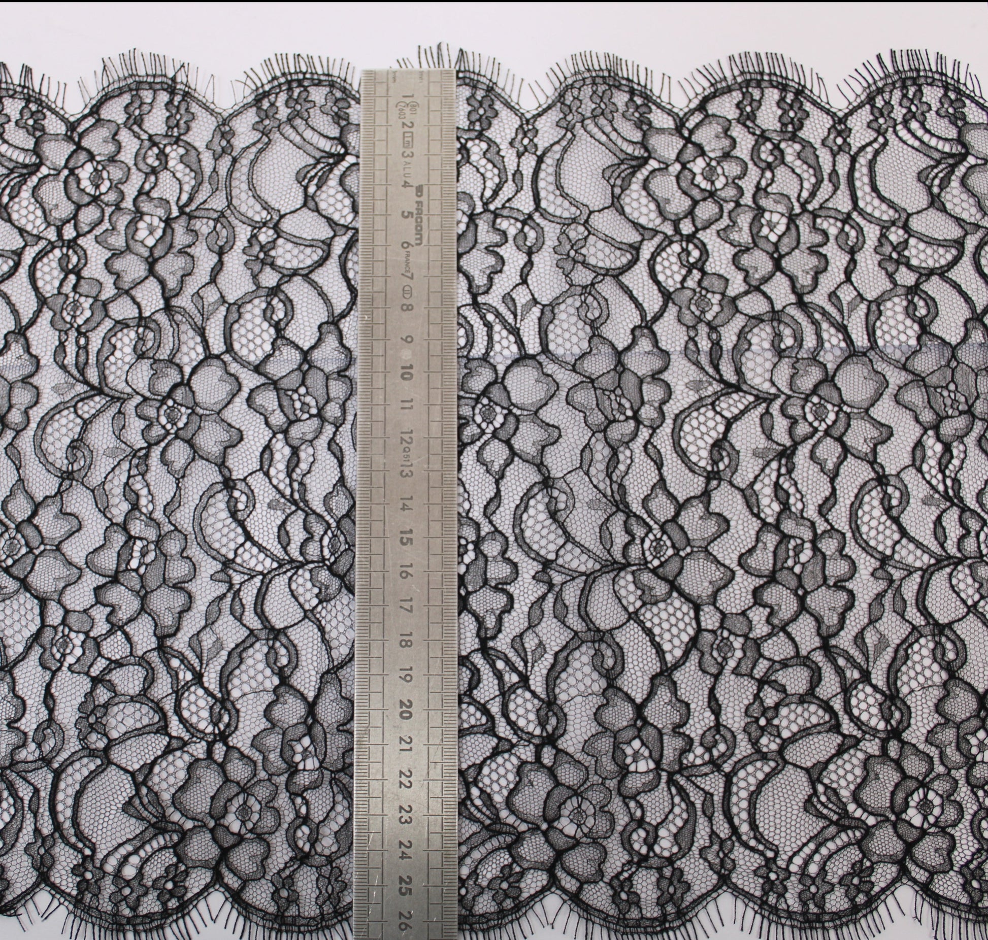 Galon - dentelle fleuri - noir - photo 3/3 | So Tissus