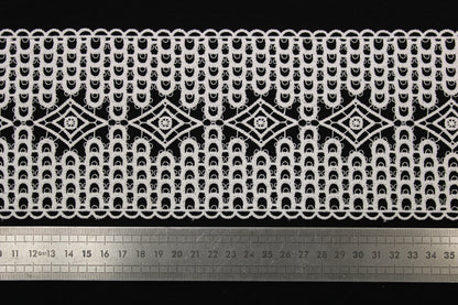 Galon - guipure blanche - motif losange - photo 2/3 | So Tissus