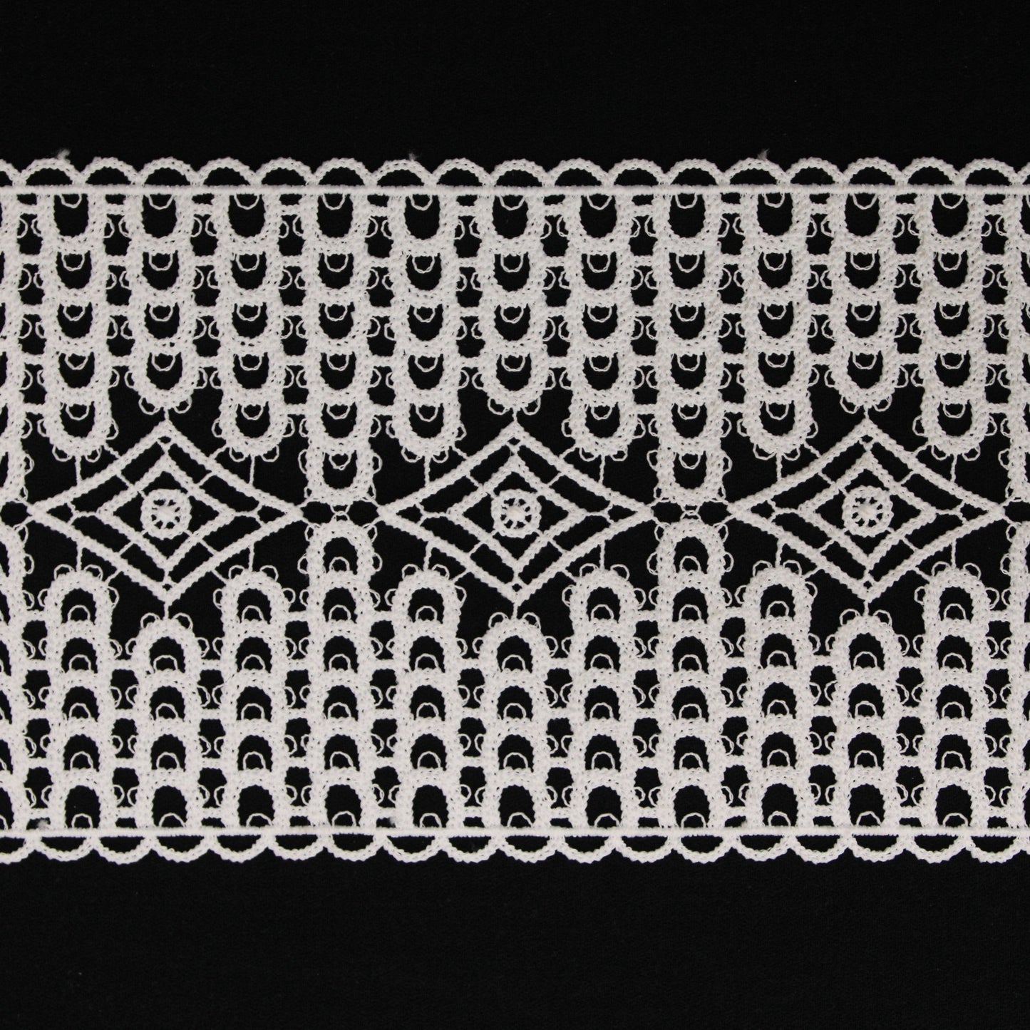 Galon - guipure blanche - motif losange - photo 1/3 | So Tissus