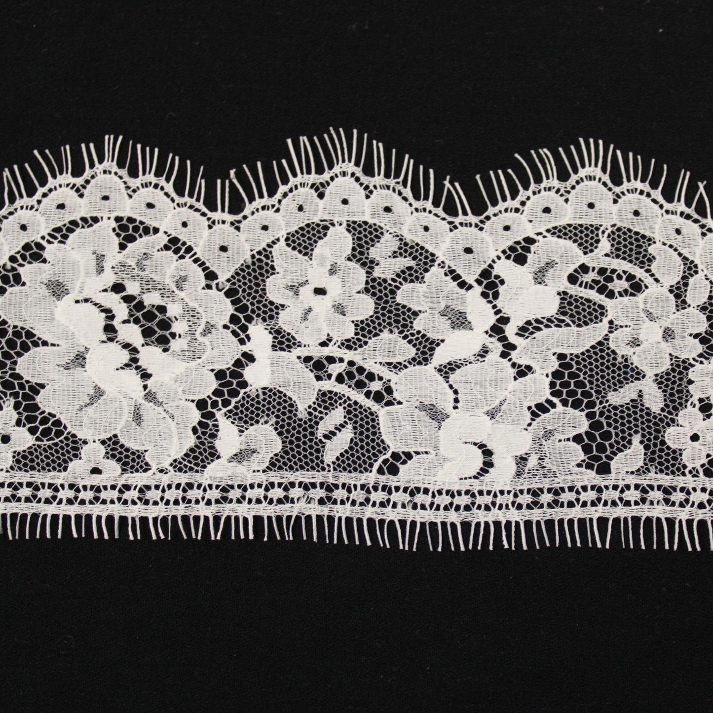 Galon - dentelle ivoire - photo 1/3 | So Tissus