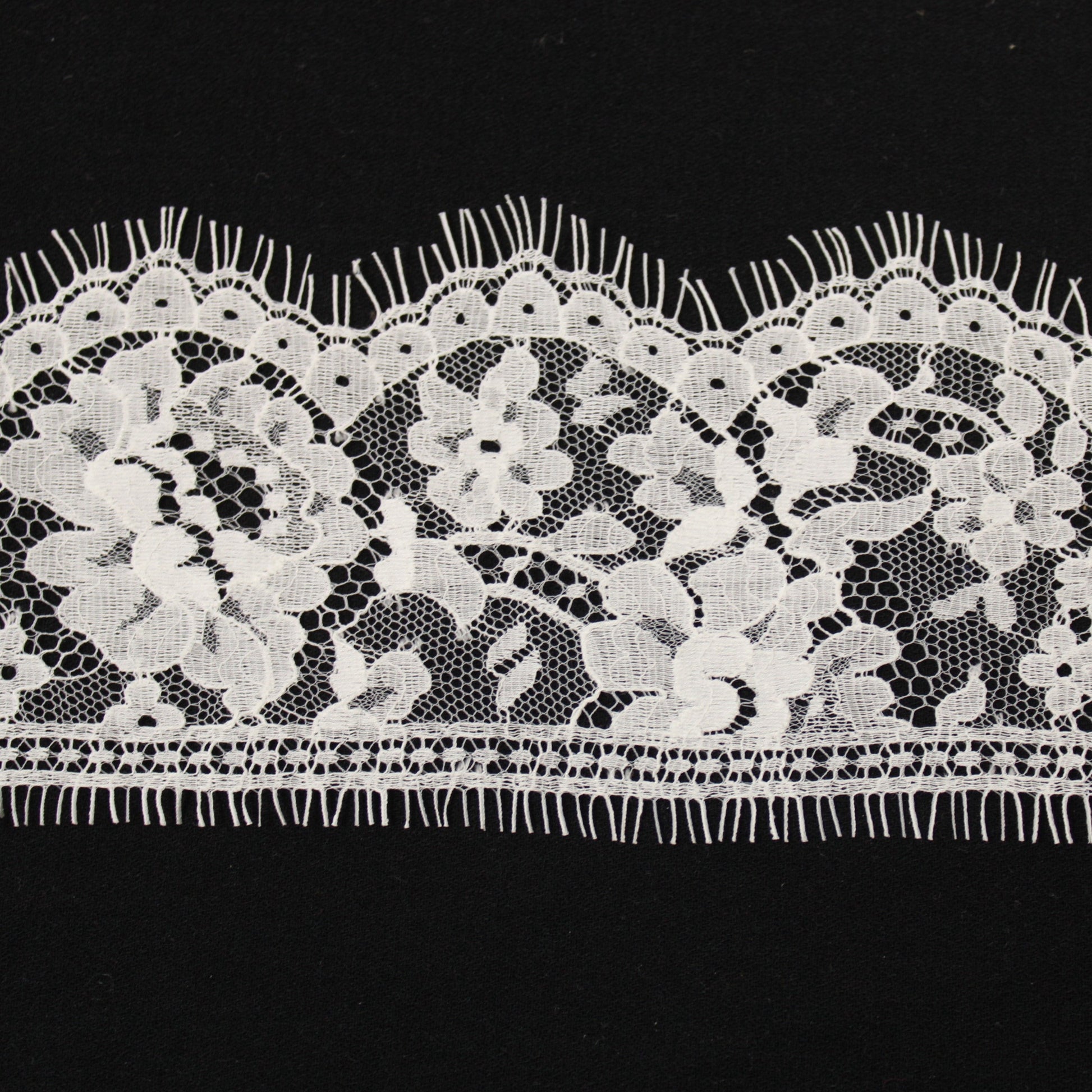 Galon - dentelle ivoire - photo 1/3 | So Tissus