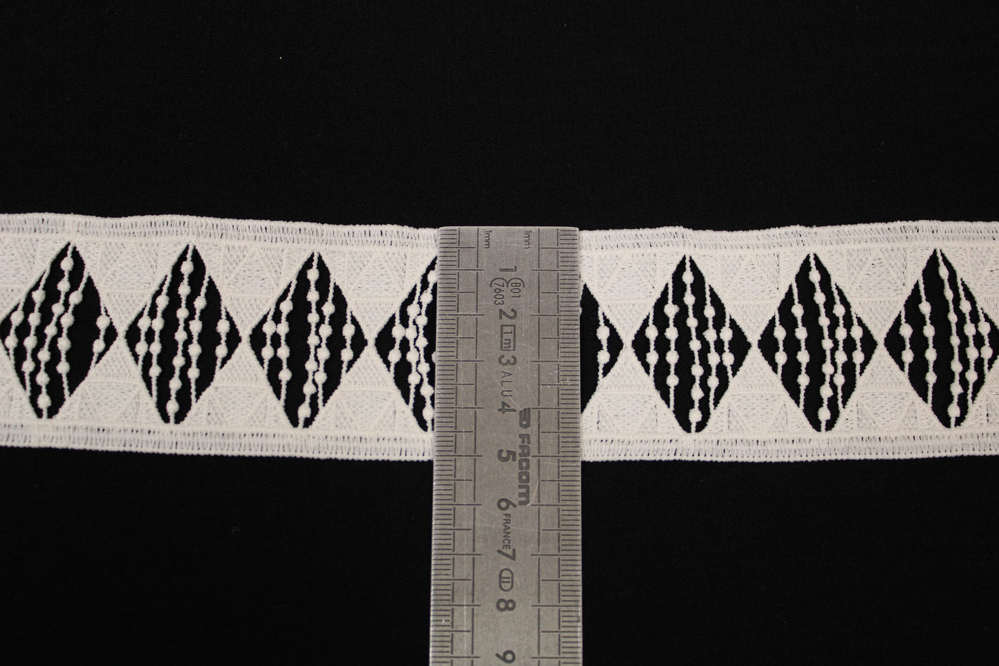 Galon - guipure ivoire - motif losange - photo 3/3 | So Tissus