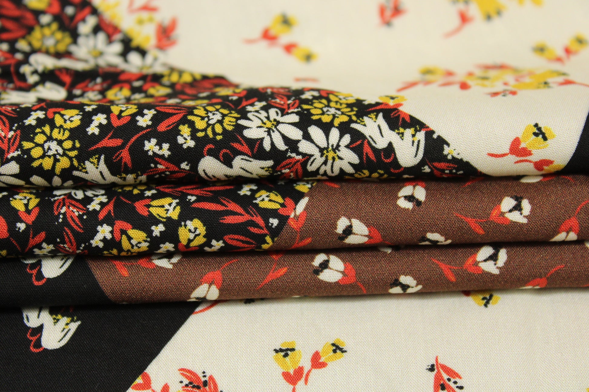 Tissu viscose - imprimé patchwork - photo 2/4 | So Tissus