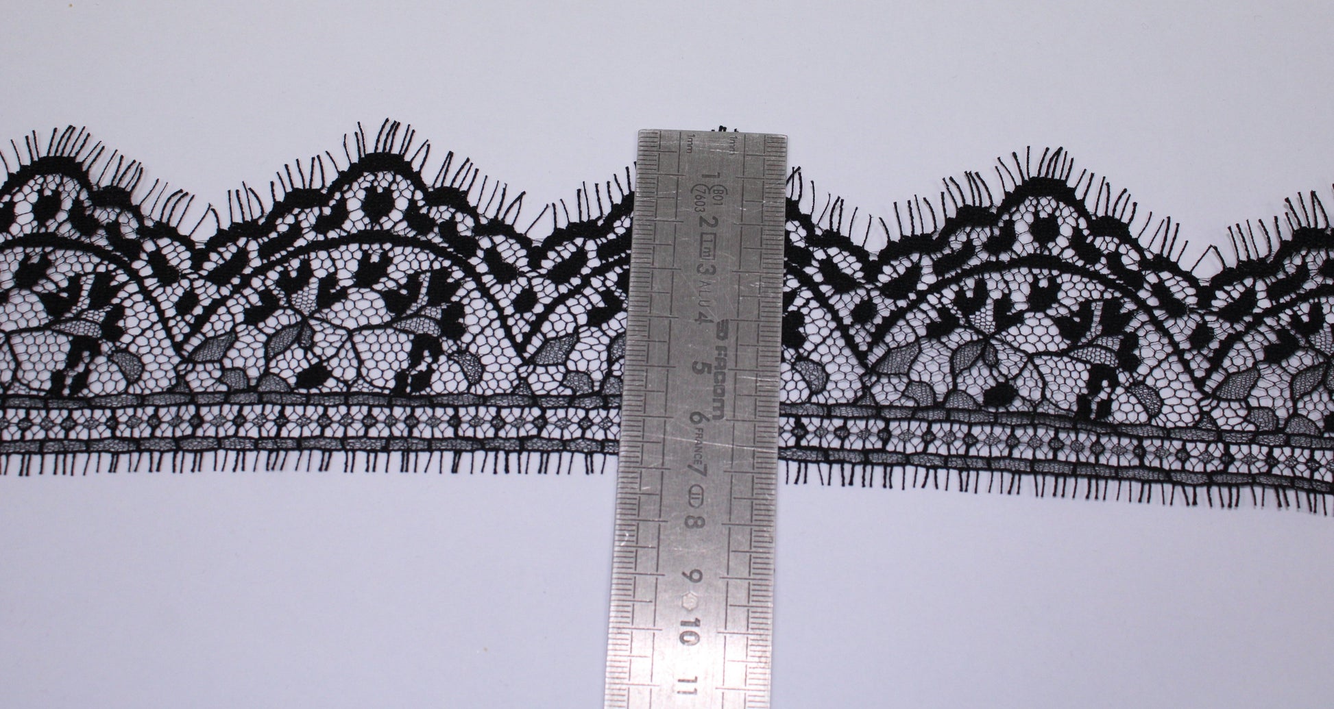 Galon - dentelle noire - motif fleuri - photo 3/3 | So Tissus