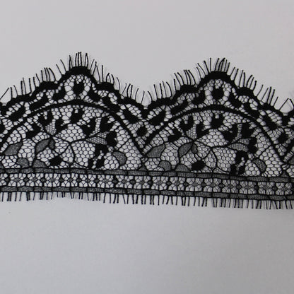 Galon - dentelle noire - motif fleuri - photo 1/3 | So Tissus