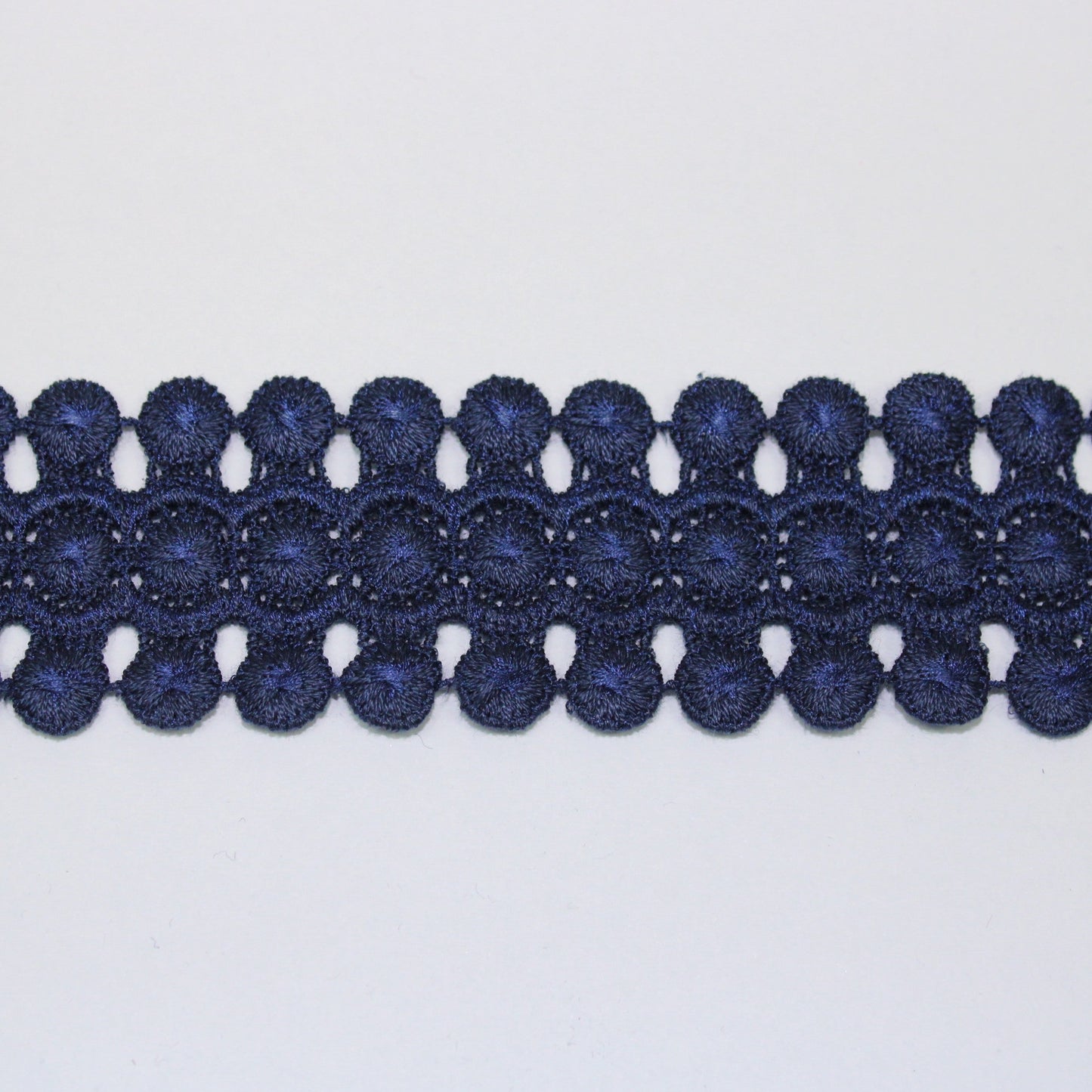 Galon - guipure bleu marine - motif circulaire - photo 1/3 | So Tissus