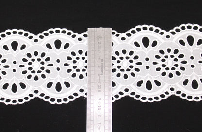 Galon - broderie anglaise blanche - motif rosace - photo 3/3 | So Tissus