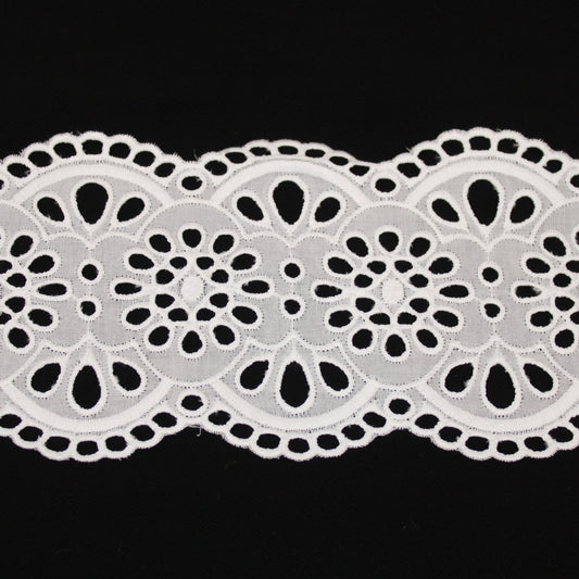 Galon - broderie anglaise blanche - motif rosace - photo 1/3 | So Tissus