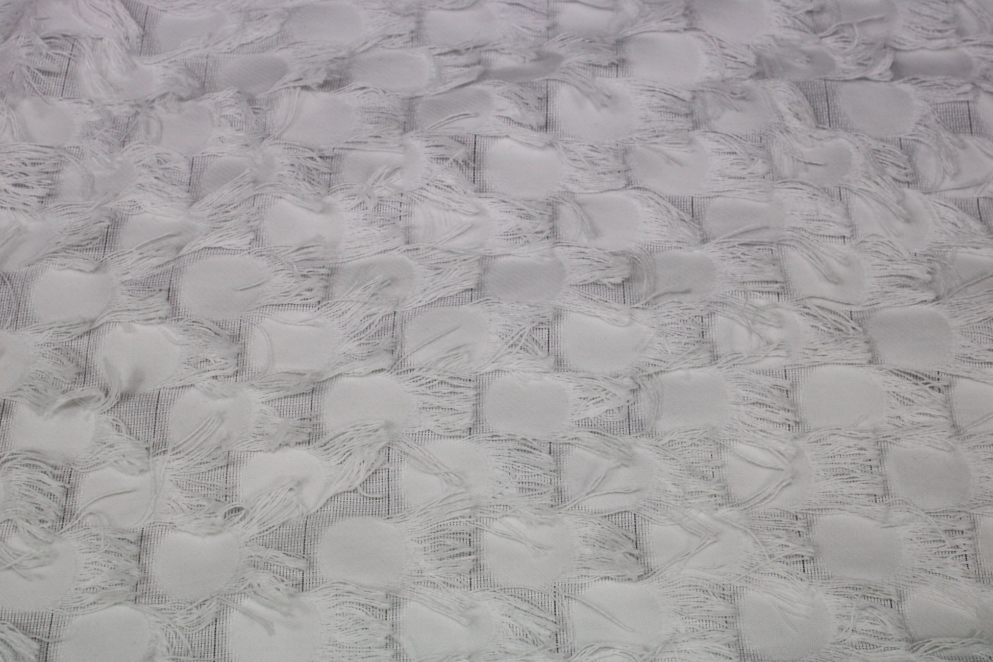 Tissu coton frangé - motif circulaire - blanc - photo 4/5 | So Tissus