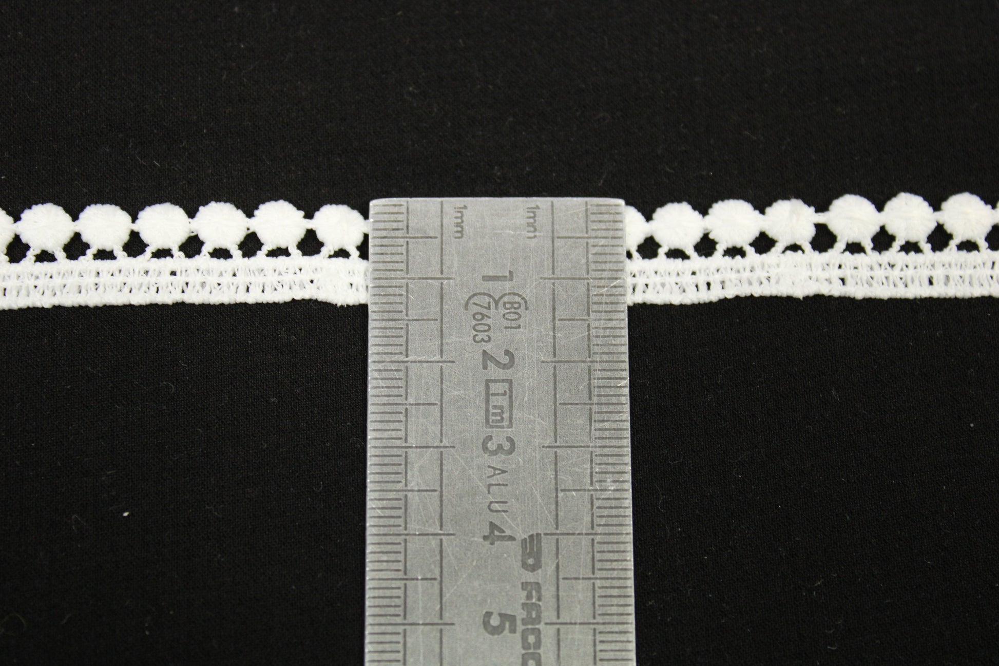 Galon - guipure blanc - motif circulaire - photo 3/4 | So Tissus