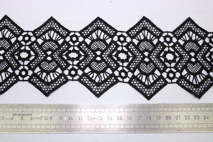 Galon - guipure noire - motif éthnique - photo 2/3 | So Tissus