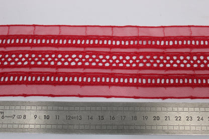 Galon - dentelle rouge - motif géométrique - photo 2/3 | So Tissus