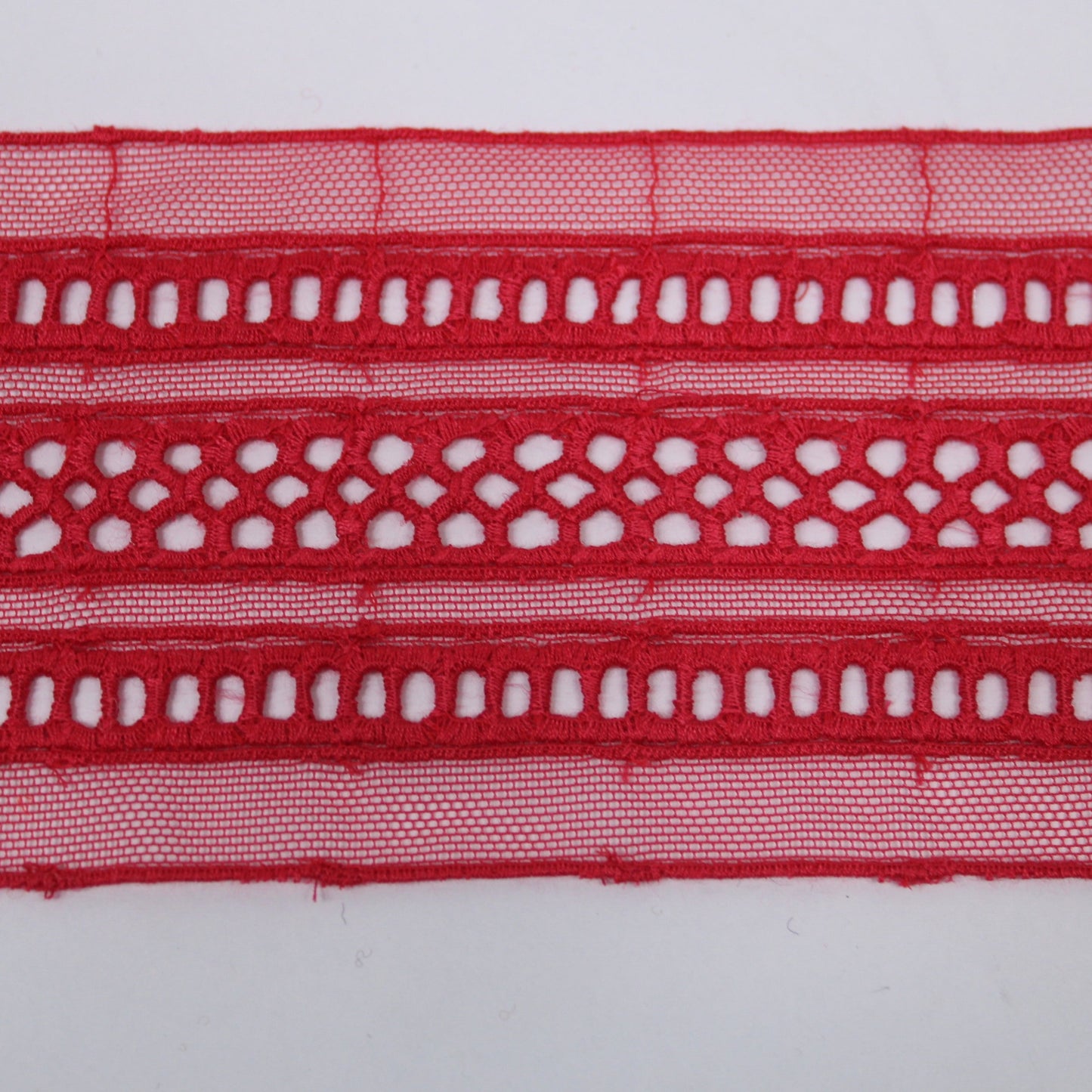 Galon - dentelle rouge - motif géométrique - photo 1/3 | So Tissus
